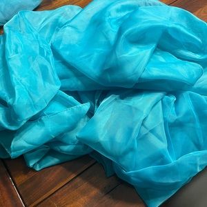 Selling wedding stuff message for questions if you have any